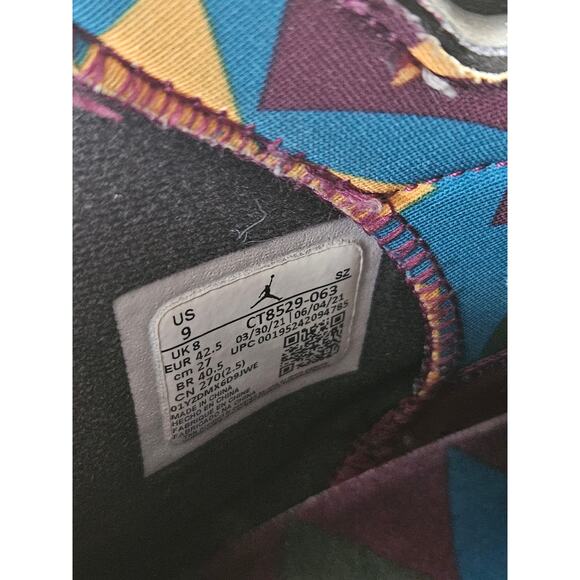 Athletic_Shoes
